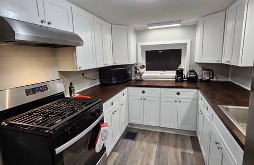 Cooperstown House | Newly Renovated 2-bedroom Farmhouse with WiFi, AC in Cooperstown/Middlefield.