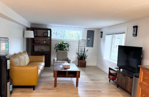 Central Okanagan Bed & Breakfast | Newly renovated 2-bedroom, 1-bathroom suite with private entrance