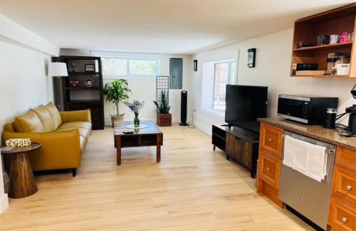 Central Okanagan Bed & Breakfast | Newly renovated 2-bedroom, 1-bathroom suite with private entrance