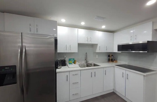 Markham House | Newly renovated 2 Bedroom 2 Bathroom unit