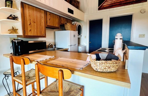 Ocean Ridge Condo | Newly Renovated. 2BR condo, Resort amenities, golf course view, beach access.