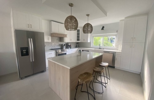 Simpson Bay Condo | Newly Renovated 3 bedroom 3.5 bath on Simpson Bay Beach 🏝
