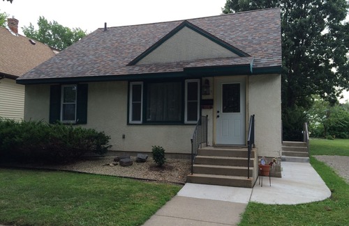West St. Paul House | Newly renovated 3 bedroom, 2 bathroom home (8.5 miles from airport)