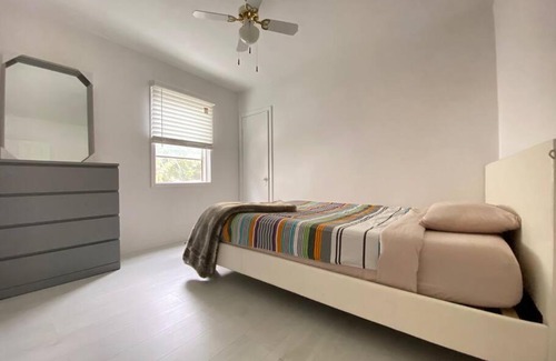 North Central Edmonton Villa | Newly renovated 3 bedroom, 2 bathroom house