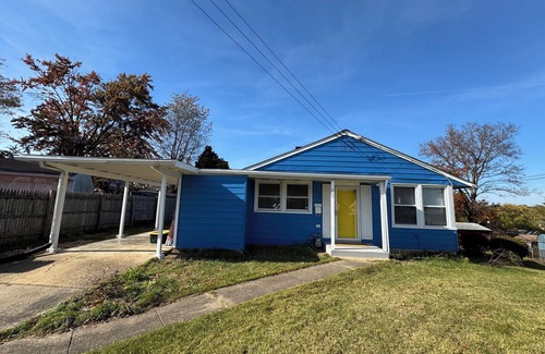 West Falls Church House | Newly Renovated 5 Bedroom/2 Bath/2 Kitchen Home