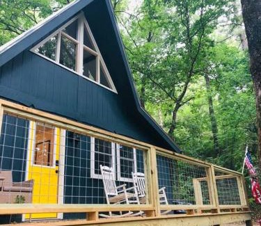 Highlands Ski Chalet | Newly renovated A-frame 5 Min walk to main street