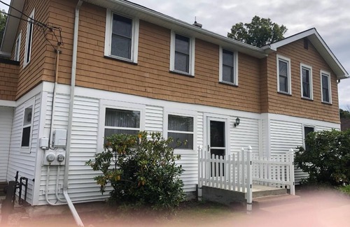 Ashtabula Apartment | Newly renovated, and decorated upstairs apartment with attached garage.