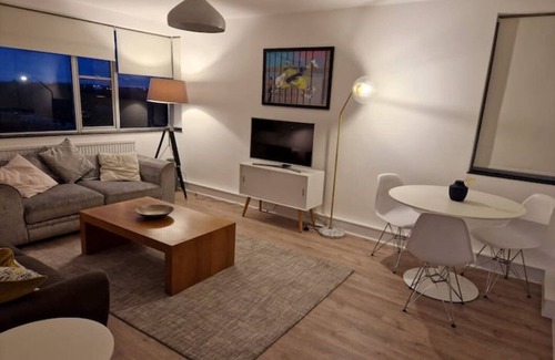 Hendon Apartment | Newly renovated apartment!