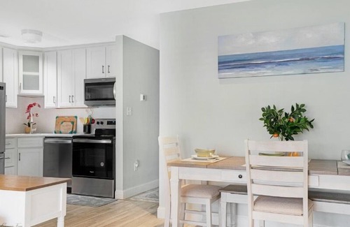 Stone Harbor House | Newly renovated condo in the heart of Stone Harbor!