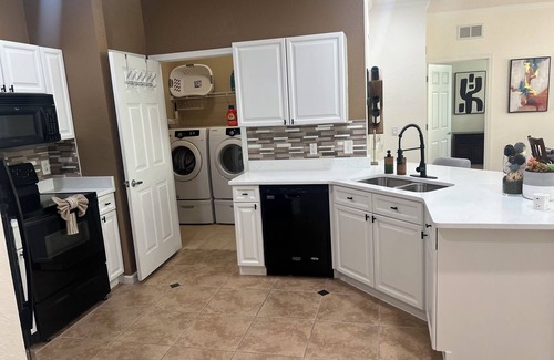 Loughman Condo | Newly Renovated Condo! 1st Floor - Near Disney, LEGO land, Universal, SeaWorld