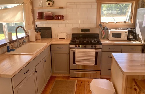Friendship House | Newly renovated Cottage