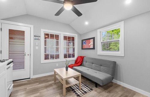 Alton Cottage | Newly Renovated Cottage 6