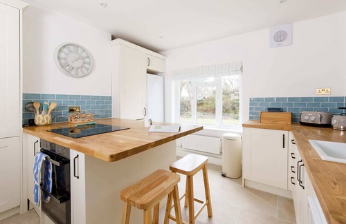 Bosham House | Newly Renovated Cottage 150m from Waterfront
