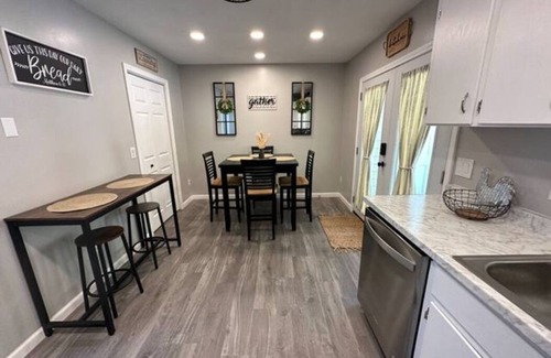 Sylva House | Newly Renovated Cozy home - 2min walk to Tuckasegee River