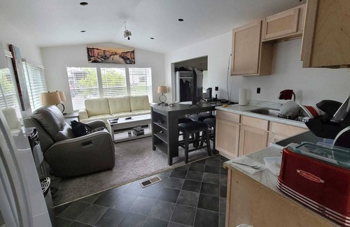 Clermont House | Newly Renovated Cute Home on Golf Course.