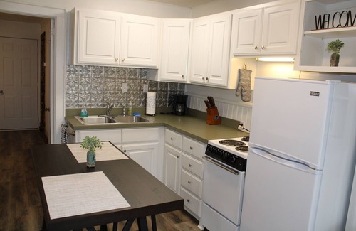 Waynesville House | Newly renovated downtown Waynesville cottage w/creek & outdoor space!