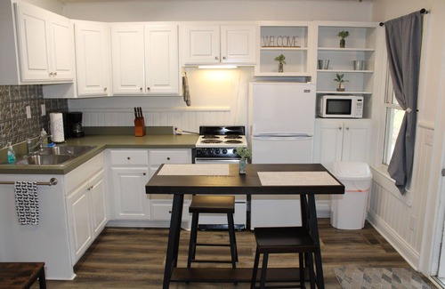 Waynesville House | Newly renovated downtown Waynesville cottage w/creek & outdoor space!