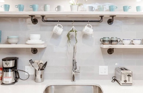 University District Apartment | Newly Renovated (E) OSU/Central ❤Near EVERYTHING