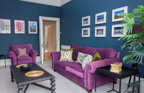 Glasgow Westend Apartment | Newly Renovated Flat in Trendy Finnieston