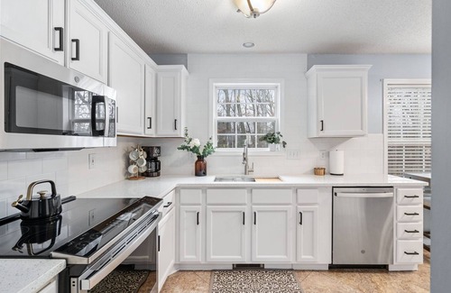Fuquay-Varina House | Newly renovated, family home with playset close to downtown