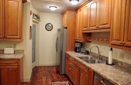 Middletown House | Newly renovated historic farmhouse with all modern amenities, meals available.