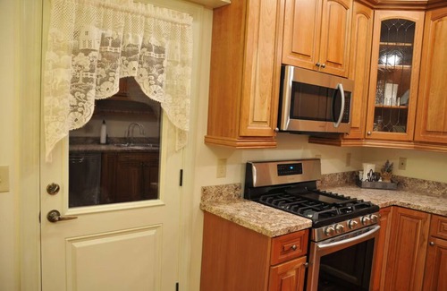 Middletown House | Newly renovated historic farmhouse with all modern amenities, meals available.