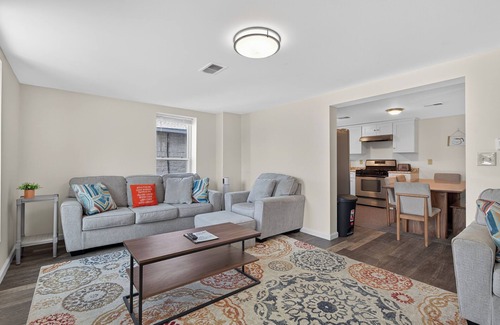 Middletown House | Newly Renovated Historic Middletown Home 15 min to Harris-Hershey!