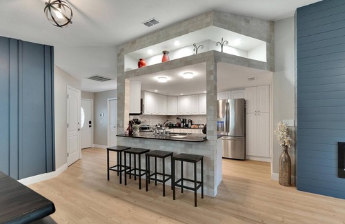 Tampa House | Newly Renovated Home Near MacDill/Ballast Point! Walk to Gadsden Park!