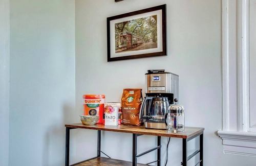 Bonnycastle House | Newly Renovated Home with King Bed, walk to restaurants, shops, and nightlife. Private Fenced Backyard, Hot Tub & Playground