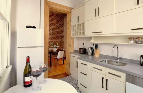 Galata Apartment | Newly renovated in Galata, with terrace views!