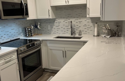 Lantana Condo | Newly renovated Lantana FL condo, All new luxury furnishings, 2 miles from Ocean