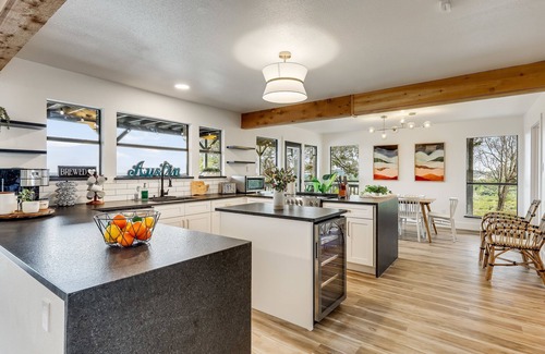Leander House | Newly Renovated! Lux! Weddings! Pets OK
