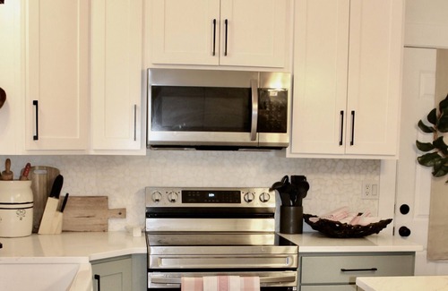 Clinton House | Newly Renovated Luxury Cozy Family Home Near Lagoon/Snow Basin/HAFB/Hot Tub/