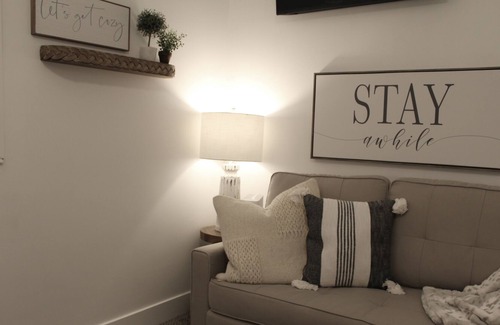 Clinton House | Newly Renovated Luxury Cozy Family Home Near Lagoon/Snow Basin/HAFB/Hot Tub/