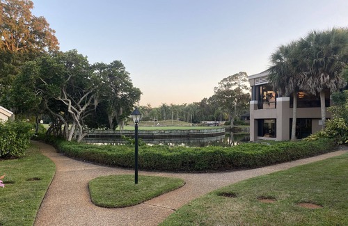Bunker Oaks Villa | Newly Renovated Luxury Villa Overlooking Lake and Golf Course