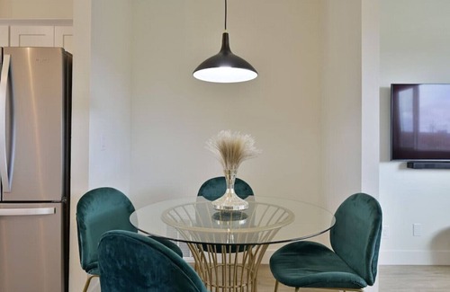 Grant Apartment | Newly Renovated! - Modern Upstairs Loft