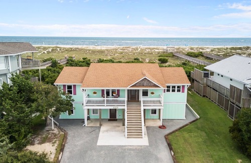 The Point House | Newly Renovated! Private Single Family Beachfront Home w/Pool on The Point