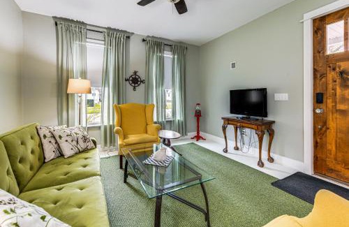 Tonawanda House | Newly Renovated Private Cottage Near Niagara River