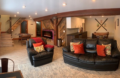 Mount Holly Ski Chalet | Newly Renovated Rustic style home w/luxury bathrooms & mountain views, Sereni
