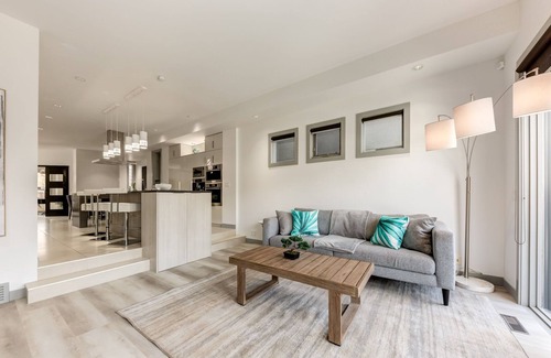 Hillhurst House | Newly Renovated Single Family Home w/Hot Tub, Garage & King Bed