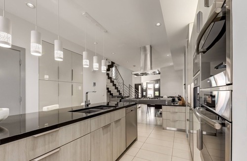 Hillhurst House | Newly Renovated Single Family Home w/Hot Tub, Garage & King Bed