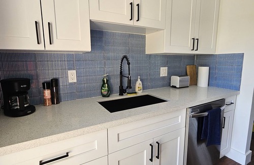 Coral Ridge Isles Apartment | Newly-Renovated, Designer Apt Close to the Beachn