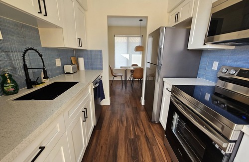 Coral Ridge Isles Apartment | Newly-Renovated, Designer Apt Close to the Beachn