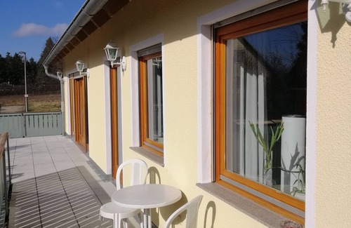 Aue Apartment | Newly renovated with south-facing balcony - large bathroom and large dining area - 65 sqm