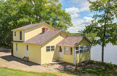Newcastle Cabin | Newly Restored Waterfront Cottage with Private Dock, Fireplace, & Farm - Dogs OK
