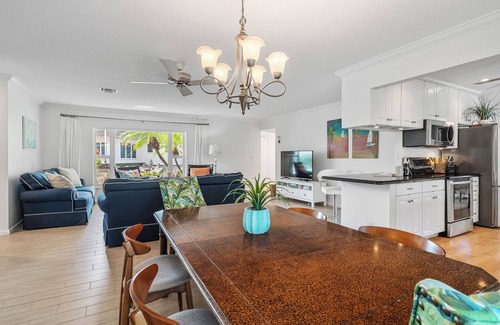 Singer Island House | NEWLY TURFED YARD & PUTTING GREEN - Singer Island Beach House w/Private Pool