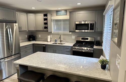 St. Helen House | Newly updated 2 bedroom home just minutes to the Lake and ORV Trails!