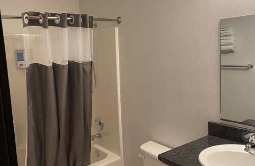 Davenport Apartment | Newly Updated Property Surrounded By The Beauty Of Lake Roosevelt