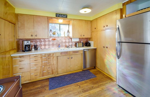 Newport Cabin | Newport Cabin on Diamond Lake w/Private Boat Dock