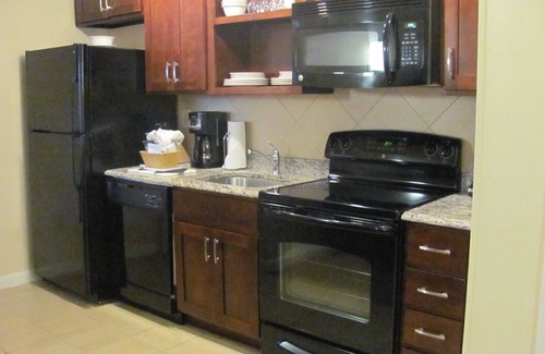 The Point Condo | Newport - Wyndham Long Wharf - downtown location